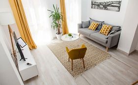 Gotoseville Feria Apartments